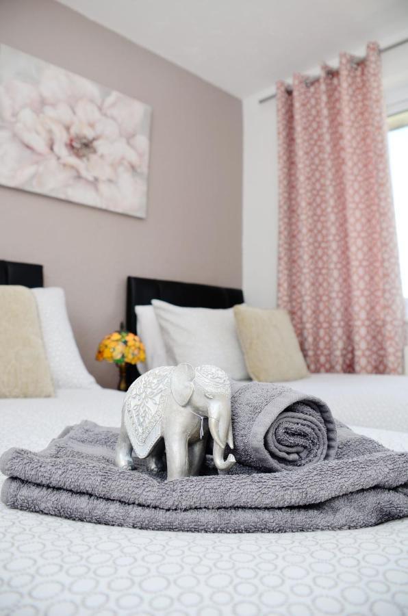 Sm Dreams Unlimited Serviced Accommodation- Stanwell-Staines-Heathrow المظهر الخارجي الصورة
