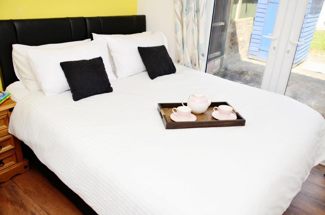 Sm Dreams Unlimited Serviced Accommodation- Stanwell-Staines-Heathrow المظهر الخارجي الصورة