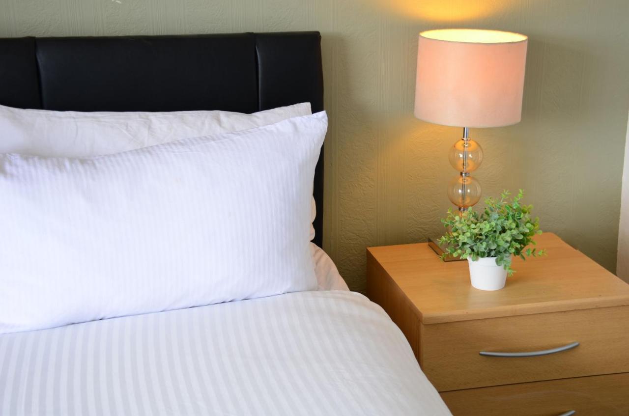 Sm Dreams Unlimited Serviced Accommodation- Stanwell-Staines-Heathrow المظهر الخارجي الصورة