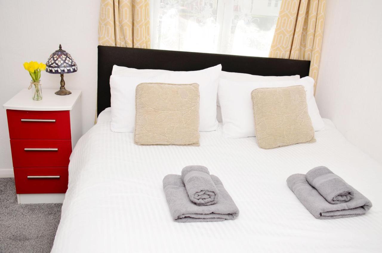 Sm Dreams Unlimited Serviced Accommodation- Stanwell-Staines-Heathrow المظهر الخارجي الصورة