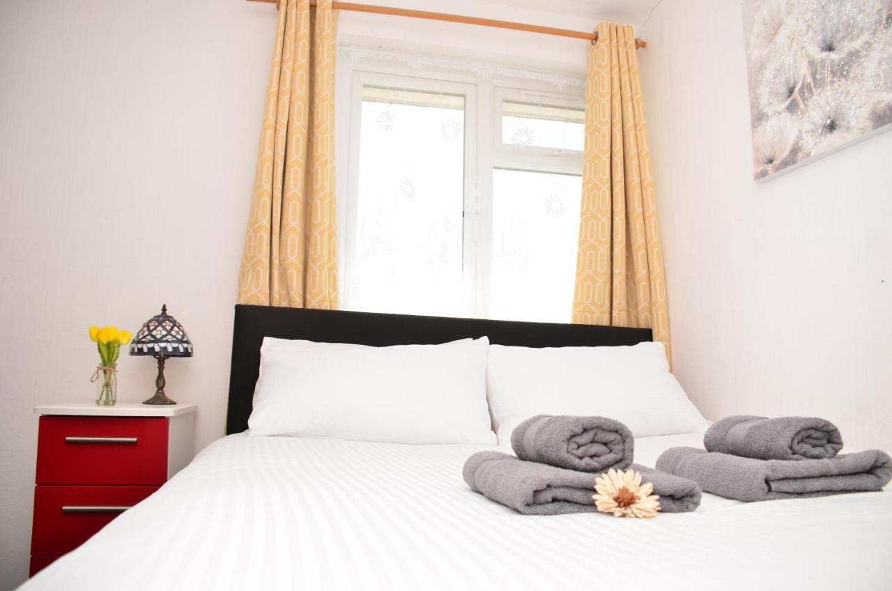 Sm Dreams Unlimited Serviced Accommodation- Stanwell-Staines-Heathrow المظهر الخارجي الصورة