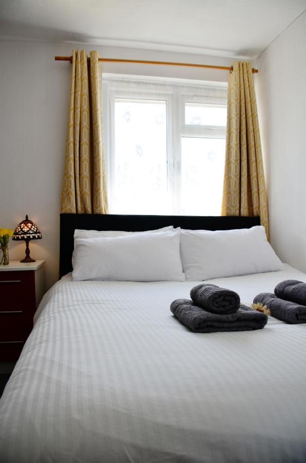 Sm Dreams Unlimited Serviced Accommodation- Stanwell-Staines-Heathrow المظهر الخارجي الصورة
