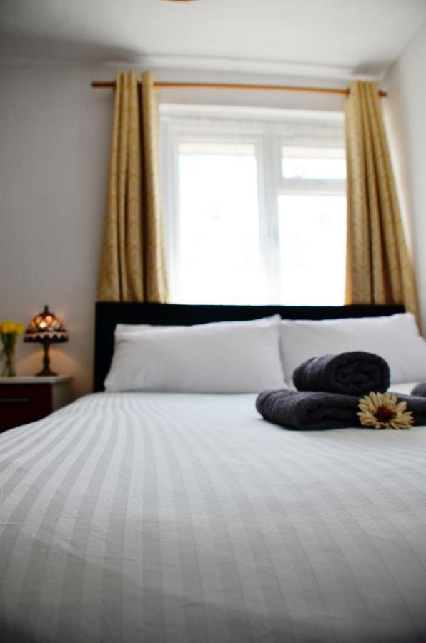 Sm Dreams Unlimited Serviced Accommodation- Stanwell-Staines-Heathrow المظهر الخارجي الصورة