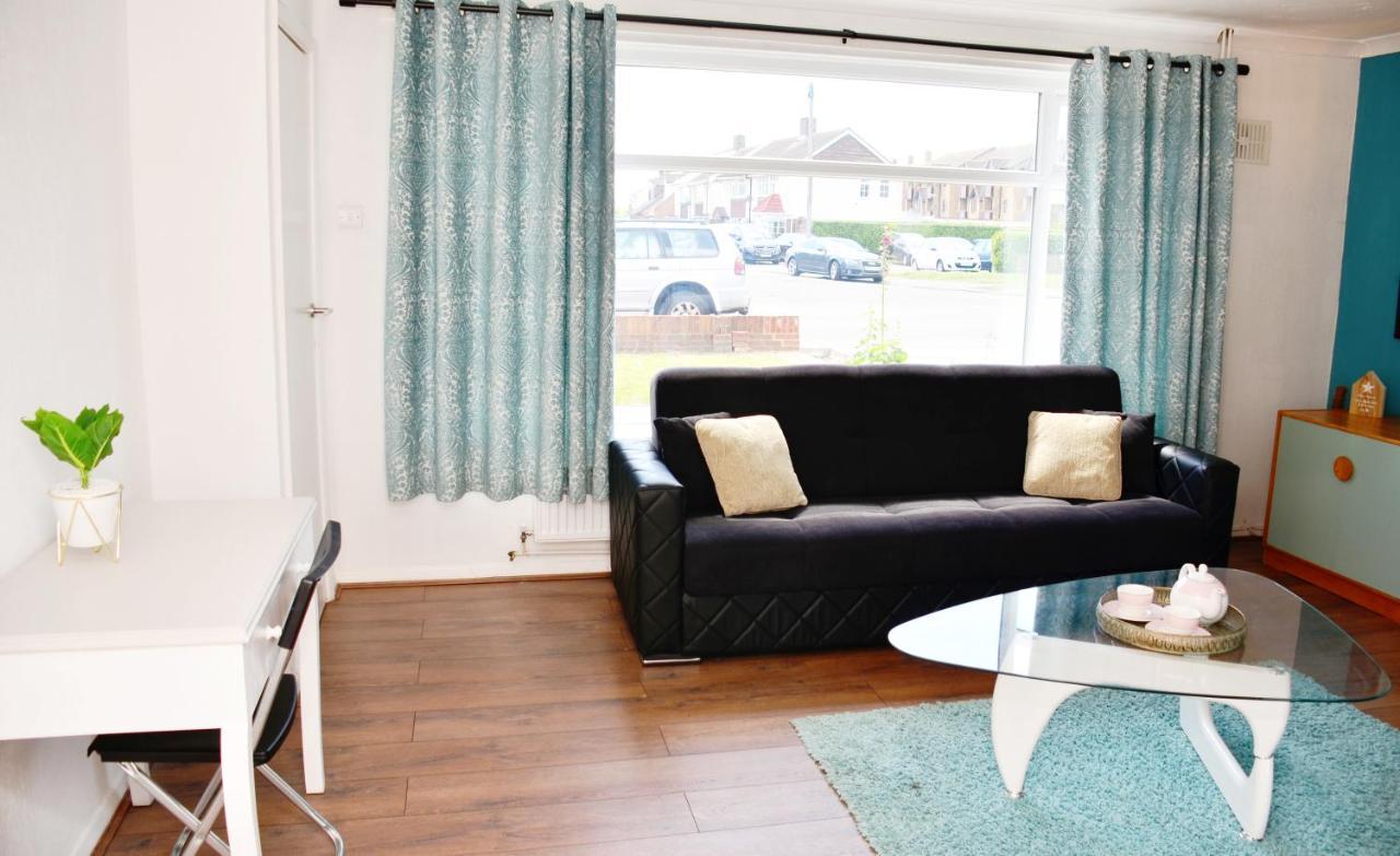Sm Dreams Unlimited Serviced Accommodation- Stanwell-Staines-Heathrow المظهر الخارجي الصورة