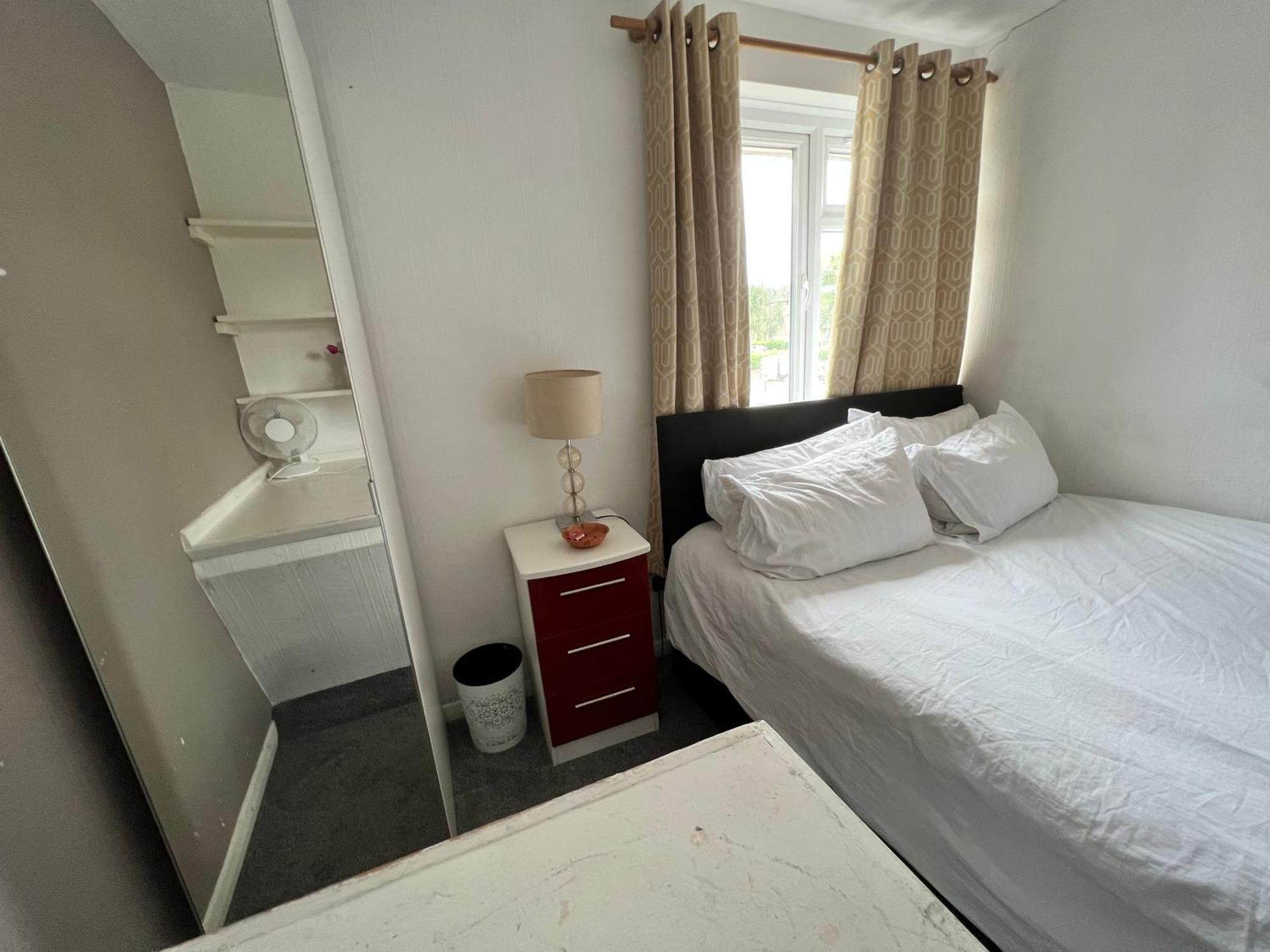 Sm Dreams Unlimited Serviced Accommodation- Stanwell-Staines-Heathrow المظهر الخارجي الصورة