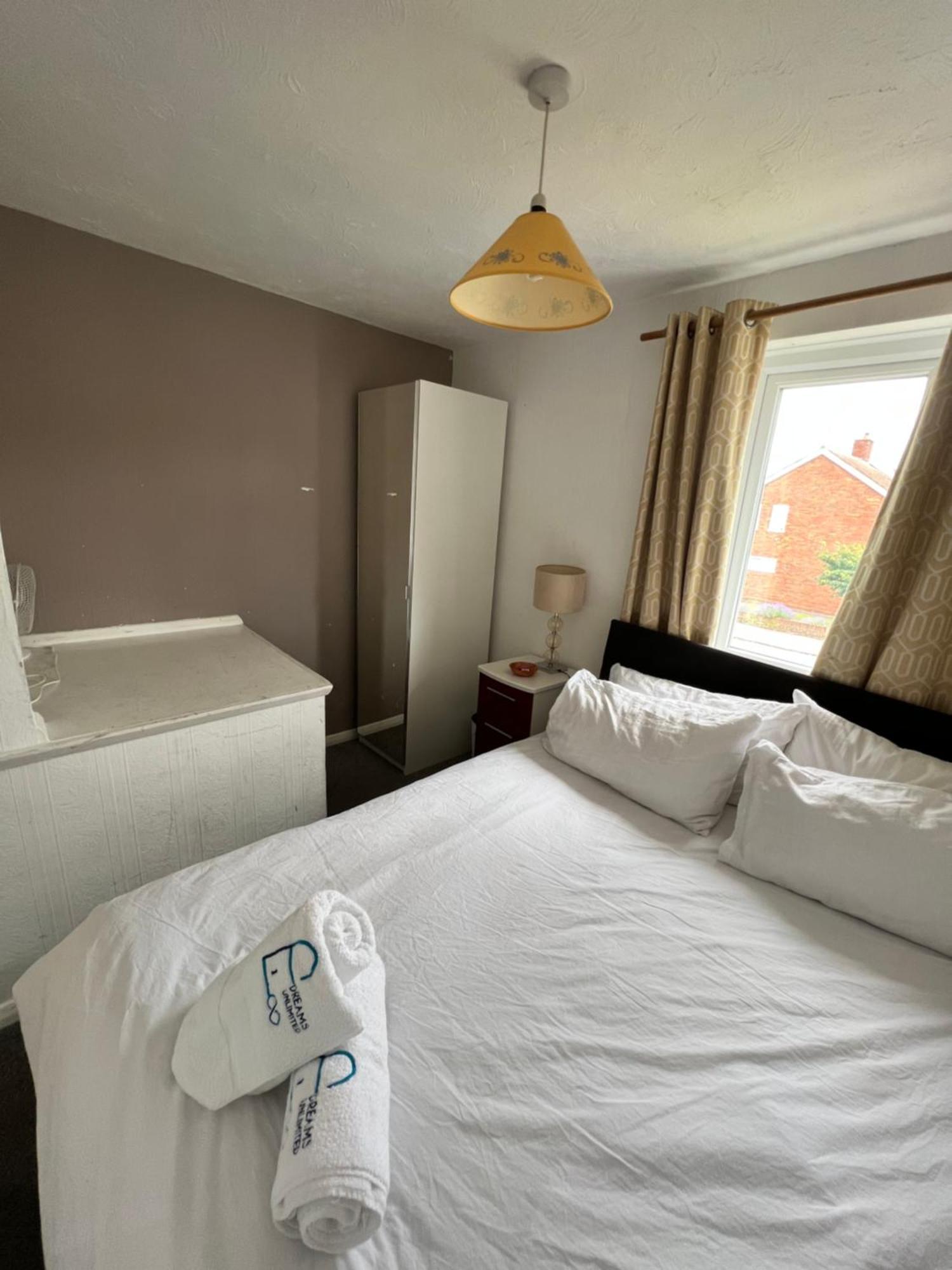 Sm Dreams Unlimited Serviced Accommodation- Stanwell-Staines-Heathrow المظهر الخارجي الصورة